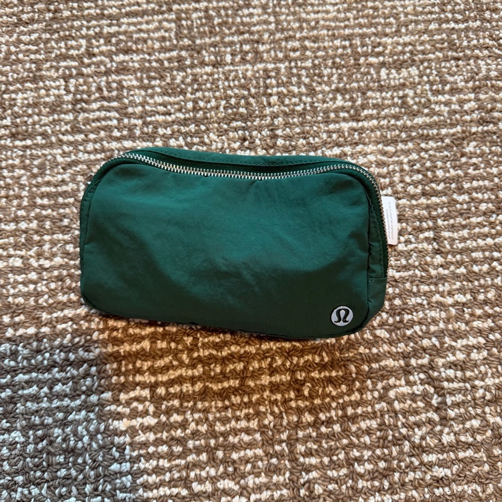 EVERYWHERE BELT BAG 1L